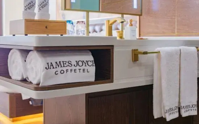 James Joyce Coffetel (Pu,er,high-speed rail station hotel ）