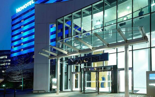 Отель Novotel London West вид на фасад