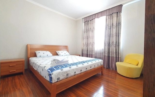Lazurnyi apartment in the center of Nur-sultan