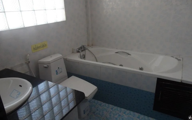 Somchit Chaleunxay Hotel