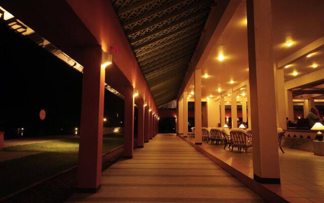 Отель Club Palm Bay вид на фасад
