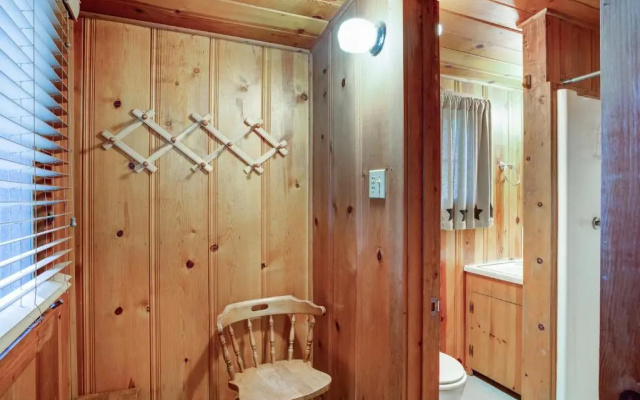 53 Creekside Cabin