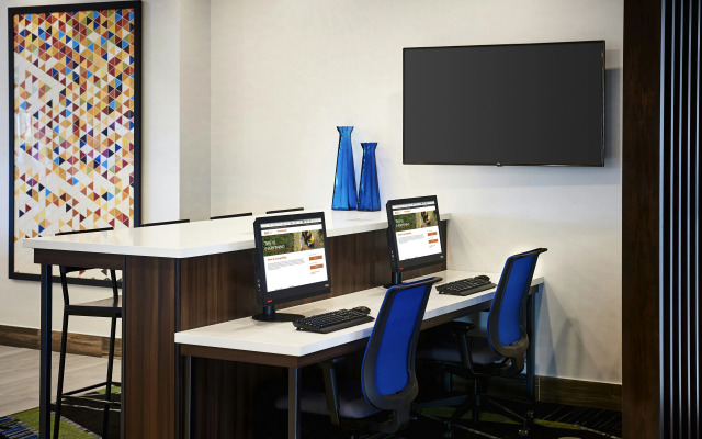 Holiday Inn Express Sarnia - Point Edward by IHG