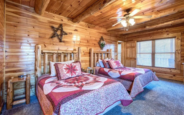 Hemlock Inn by Jackson Mountain Rentals