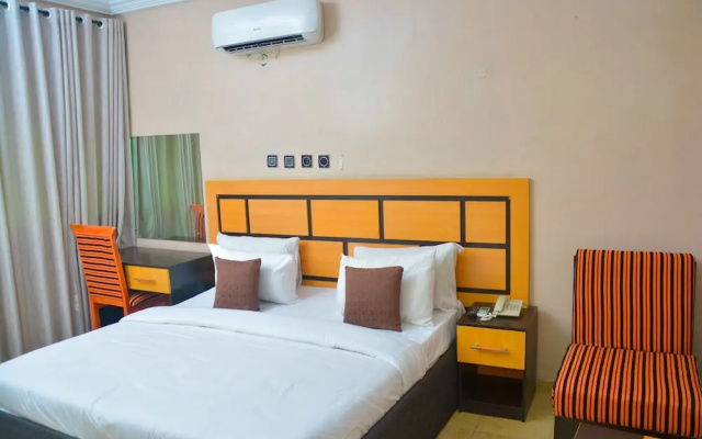 Halatria Hotel & Towers