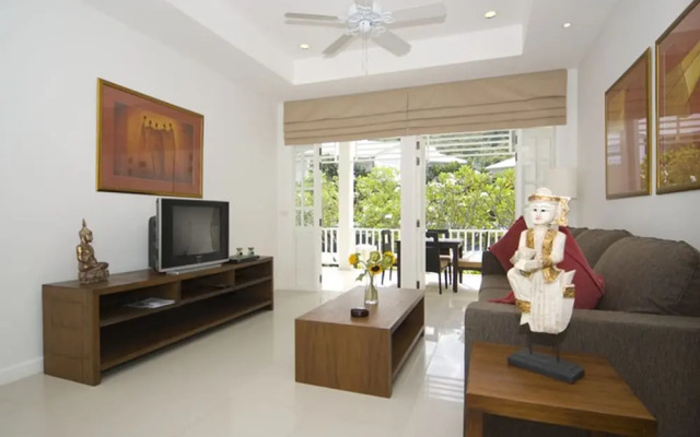 Ocean Breeze Apartment by PIPS