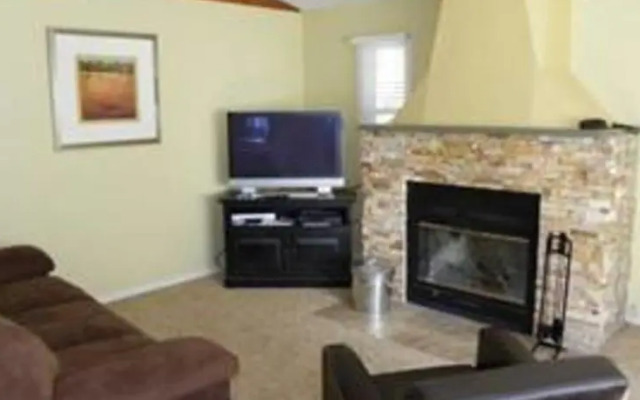 RedAwning Moonridge Mountain Retreat