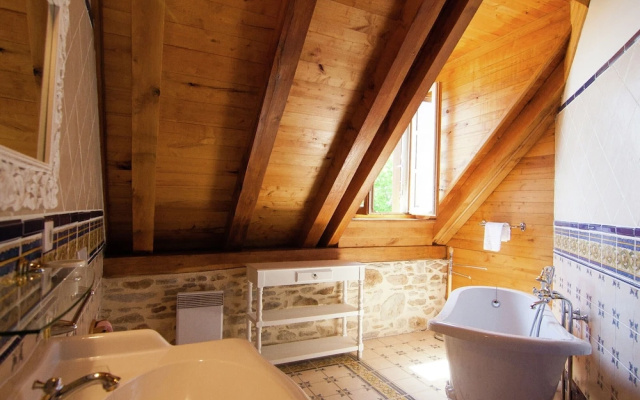 Elegant Villa in Saint-medard