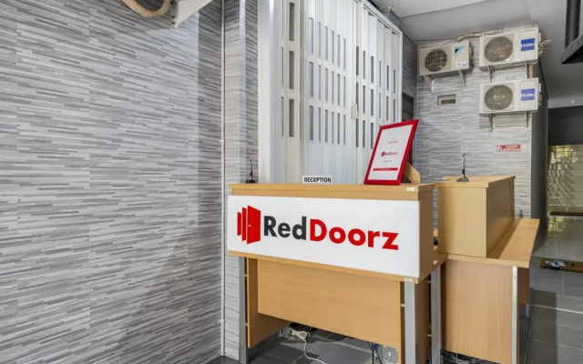 RedDoorz @ Jemursari Surabaya 2
