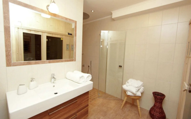 Cozy Holiday Home with Infrared Sauna in Salzburg