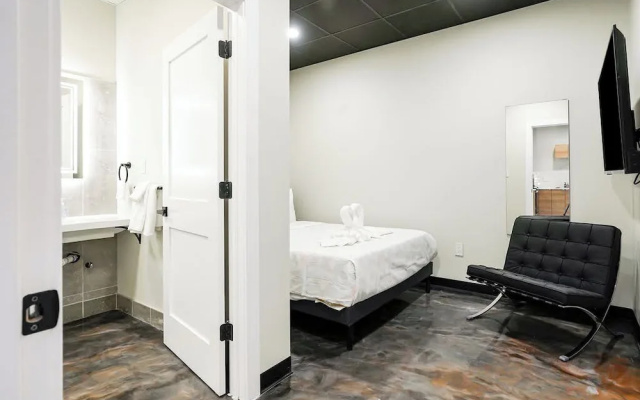 461 Melwood Suites Unit 101 2Bed/2Bath