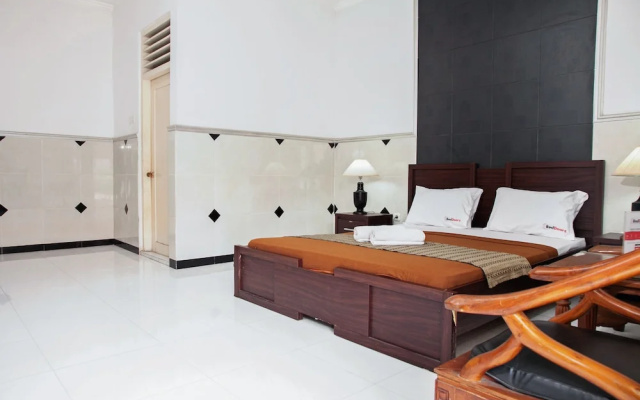 RedDoorz near City of tomorrow mall