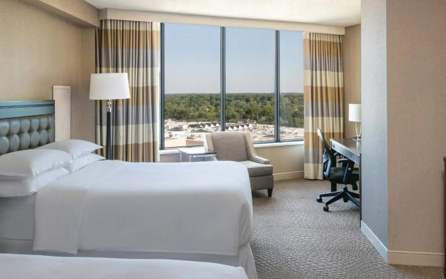 Sheraton Greensboro at Four Seasons