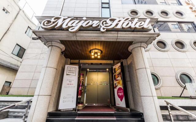 Major Hotel вид на фасад