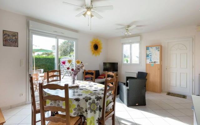 Lovely Holiday Home With Private Garden in Normandy