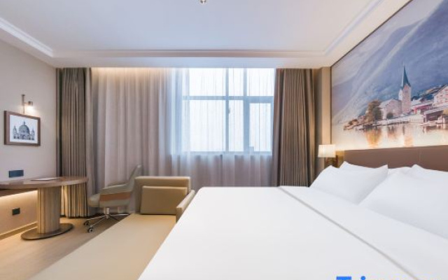 Vienna Hotel (Haian Chengdong Town Branch)