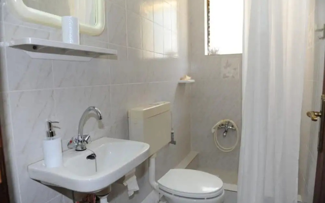 Comfy studio with yard 100m to the beach