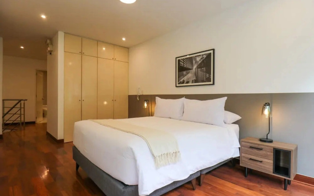 w Graceful 1BR With Balcony in Miraflores