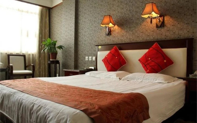 Qufu Yinshi Hotel