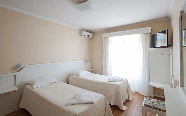 Hotel Galo Vermelho