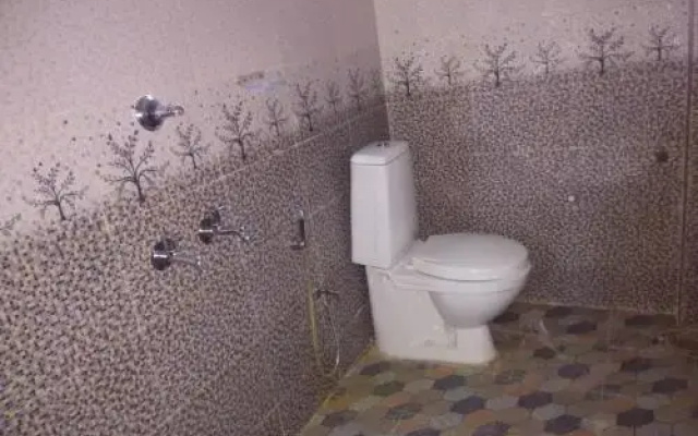 313's Royal Suites
