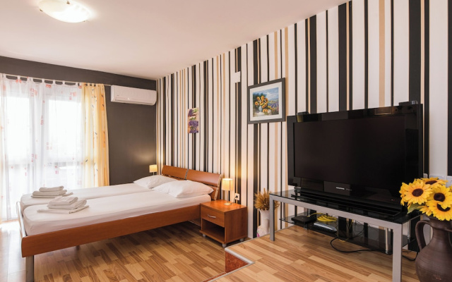 Apartments Novoselic