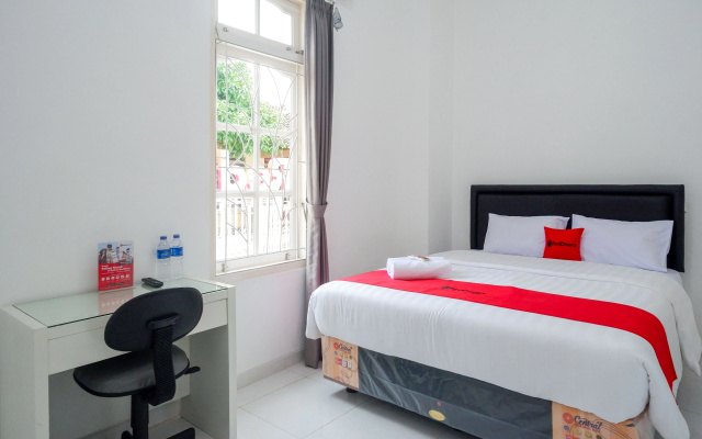 RedDoorz Syariah at Jalan Godean