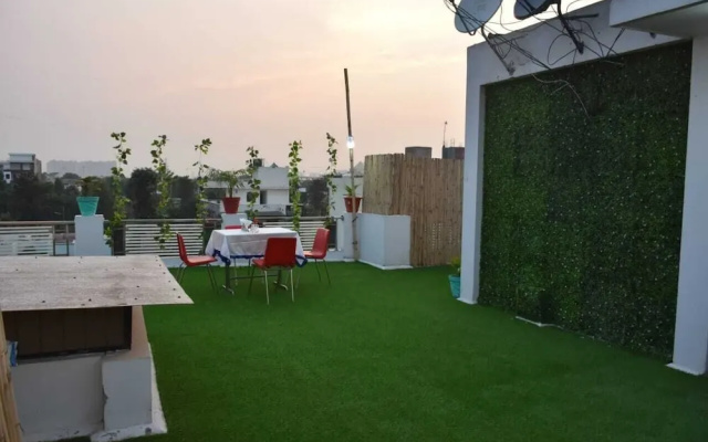 Hotel Abodes House