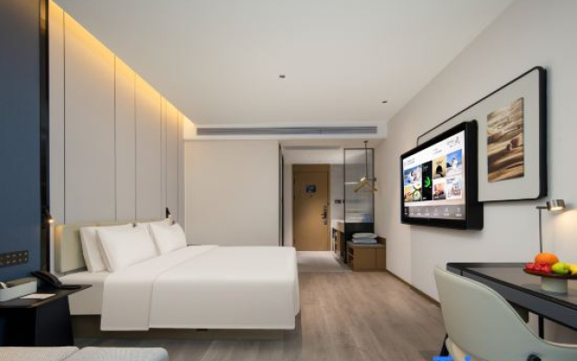 Atour Hotel Wuxi East Station Yingyue Lake Park Subway Station