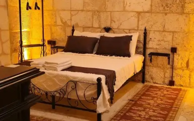 Cleopatra Antique Hotel