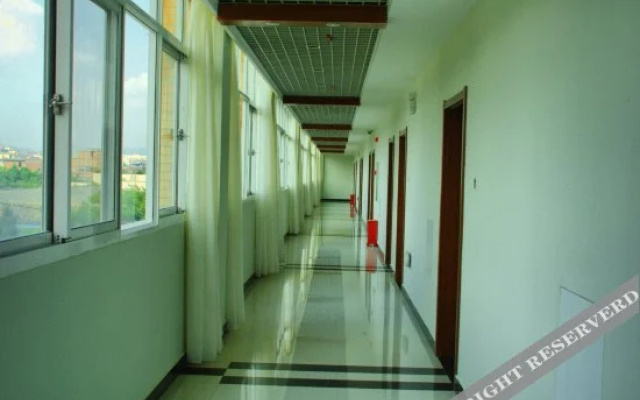 Mile Lake View Baiman Hotel (Wenquan Road Branch)