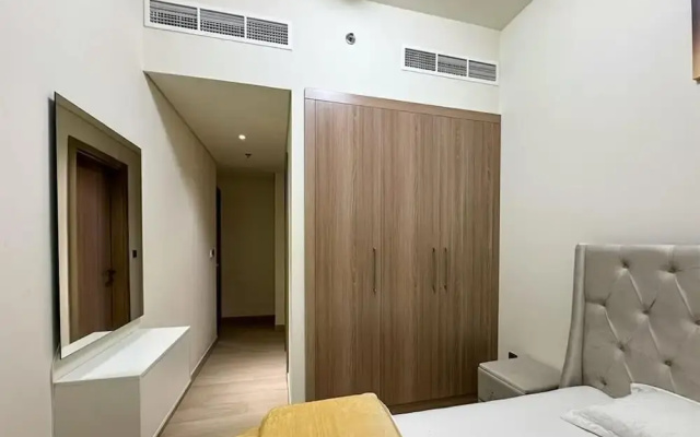 Spacious 3BR in Azizi Riviera by Bespoke