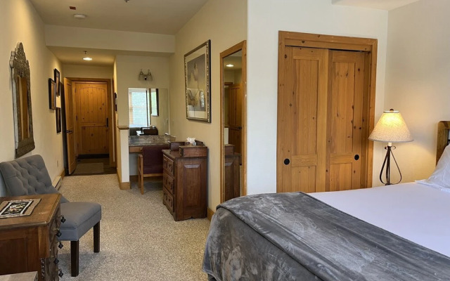 Bear Creek Lodge 209ab 2 Bedroom Condo by Alpine Lodging Telluride