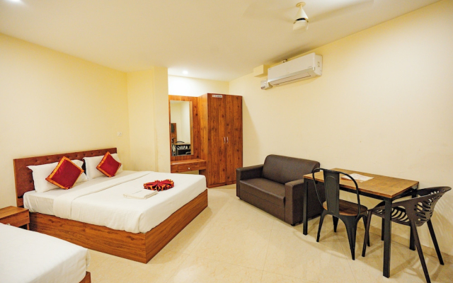 Hotel Rajdhani Inn & Suites