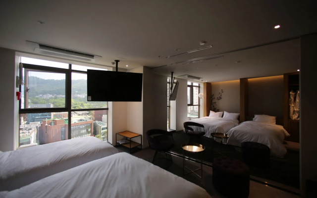 Stayrak Hotel