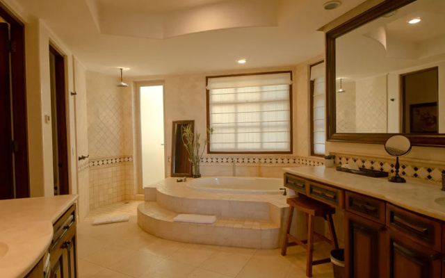 Villa Las Arenas by Cabo Villas