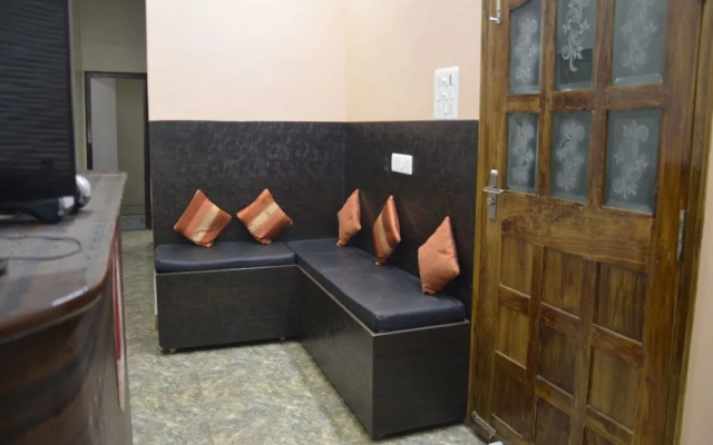 OYO 7622 Varanasi Stays