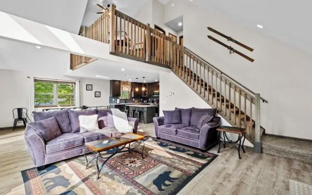 Hot Tub & Community Beach: Albrightsville Home!