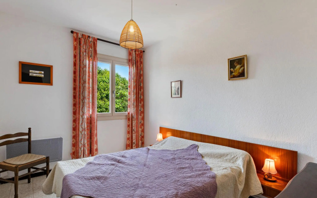 Beautiful Apartment in Mèze with Swimming Pool