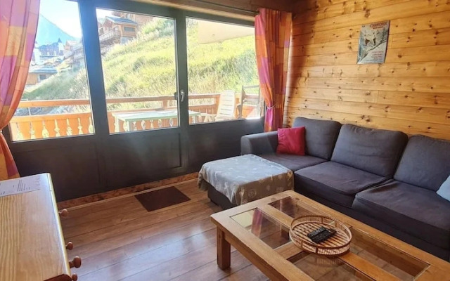 Spacious Apartment in Les Deux Alpes