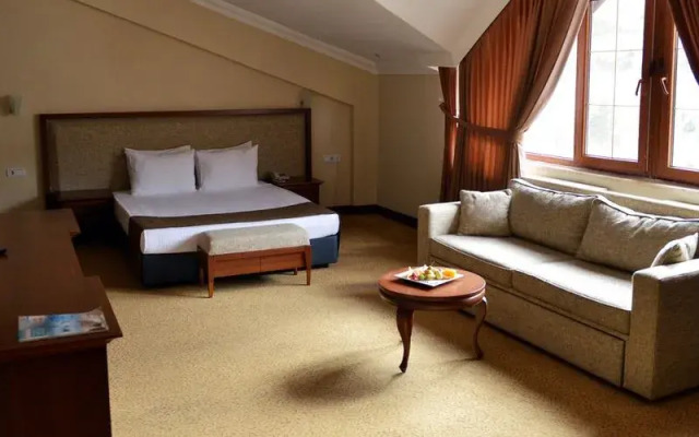West Davraz Hotel