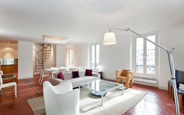 Appartement Spacieux Entre Croisette et rue D'antibes