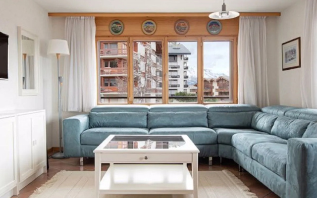 Ambassador I Apt 7