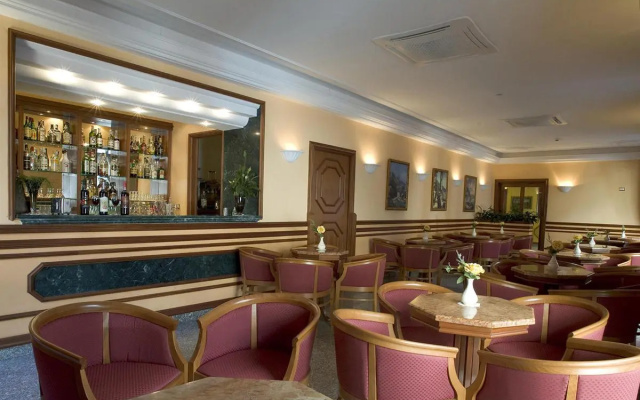 Hotel Ascot