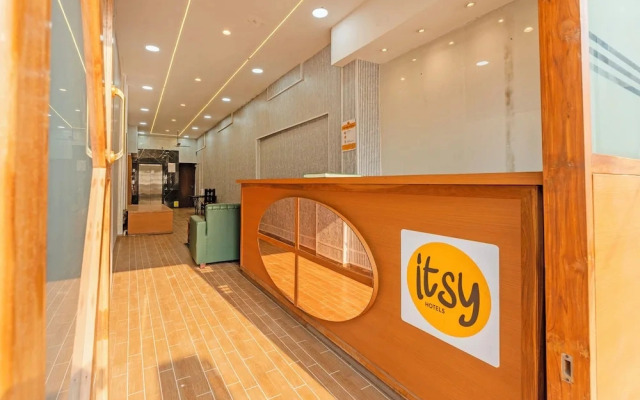 Itsy Hotels Sri Nidhi Executive