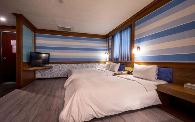 Golden Phoenix Hotel