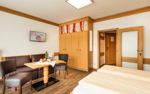Hotel Alpenhof