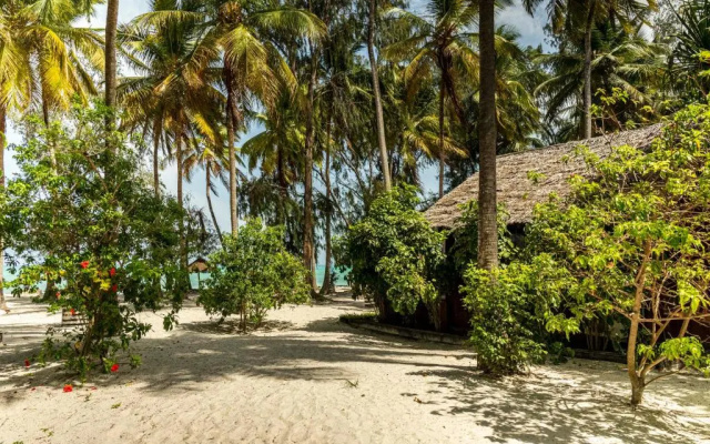 Kinazi Upepo Beach Hotel