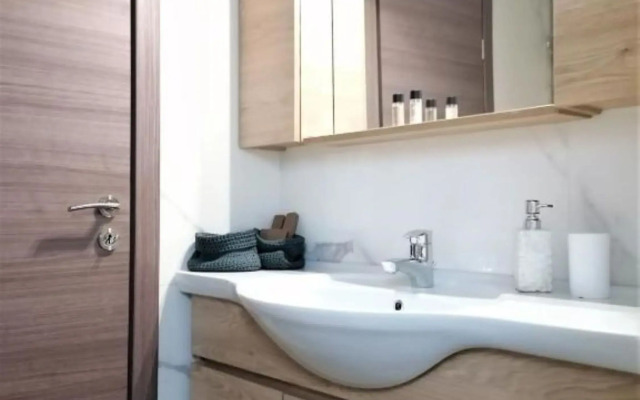Athenian elegant apt near Acropolis