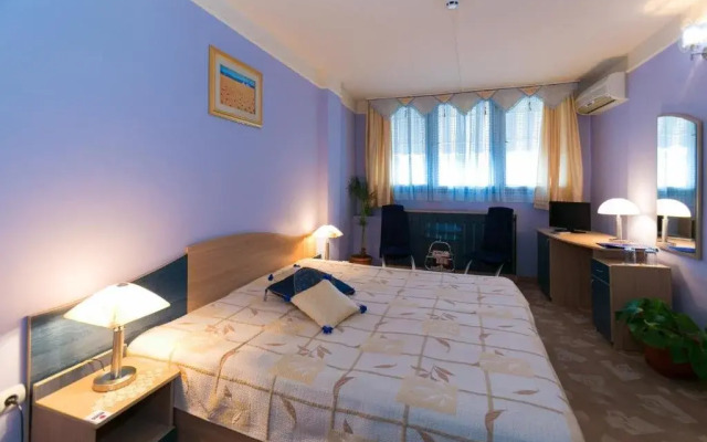 Yor-Daniel Hotel